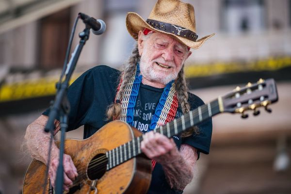 Willie Nelson Overcomes Health Scare with Determination and Support