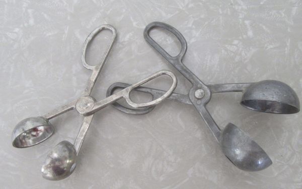 Uncovering the Story of Pastry Tongs: A Nod to Culinary Elegance