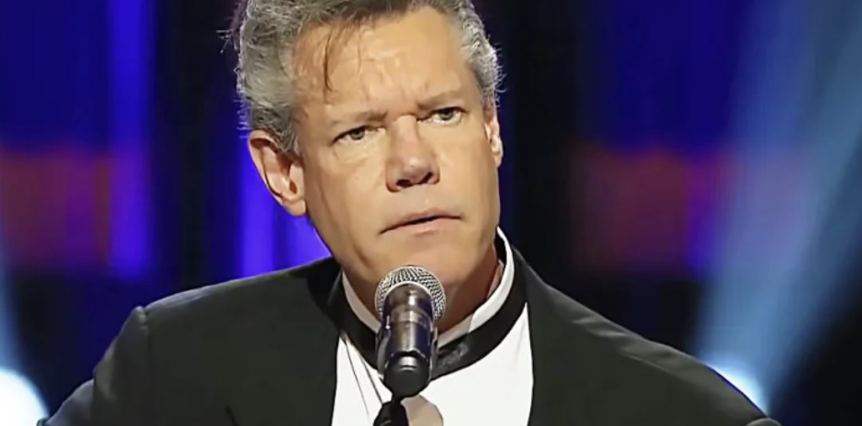 Randy Travis Returns to Honor George Jones with an Unforgettable Performance