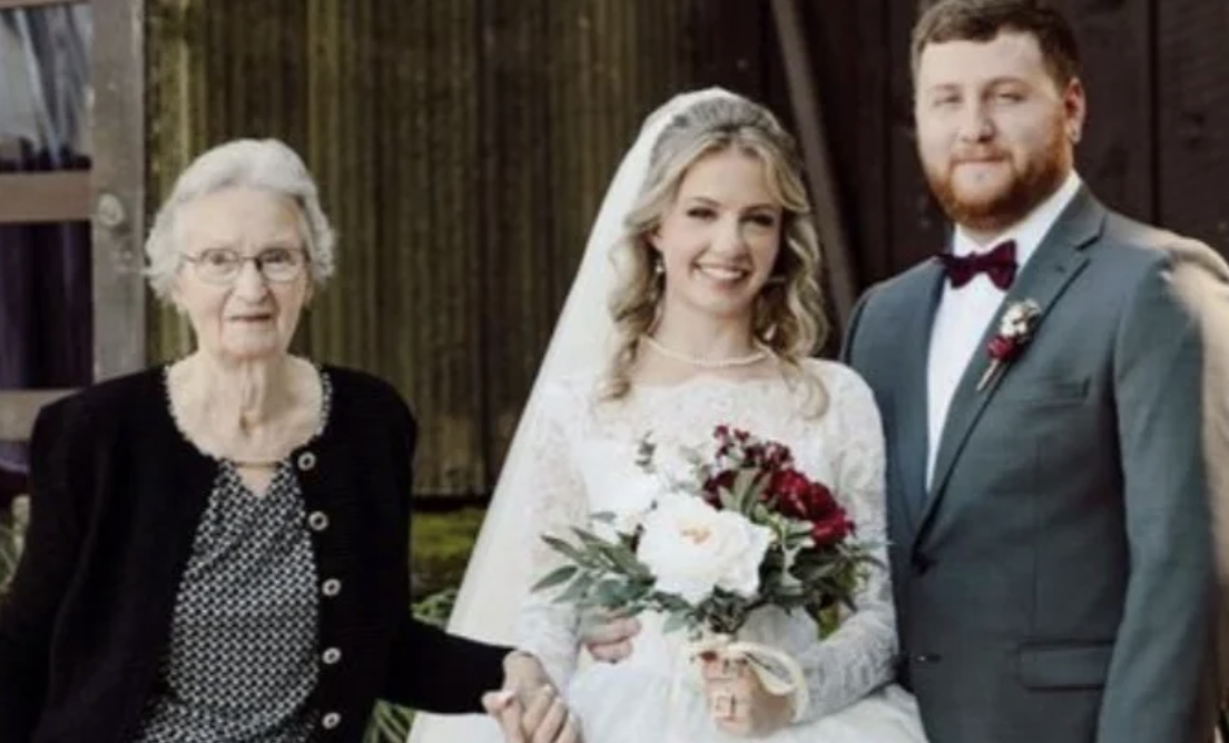 Bride Wears Grandma’s Wedding Dress: A Heartwarming Story