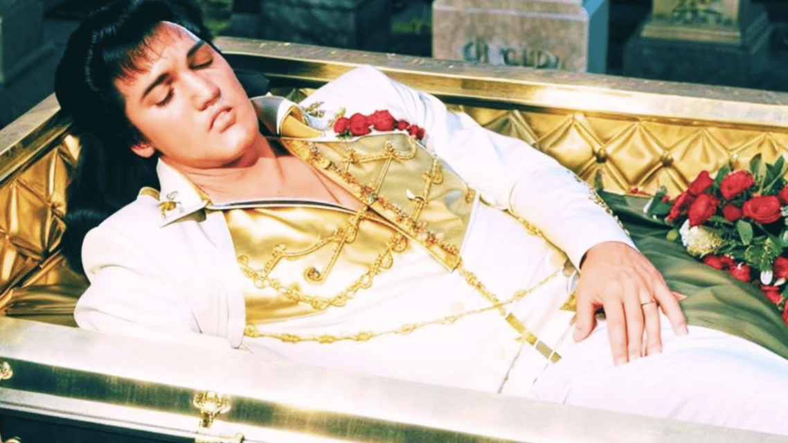 The Astonishing Discovery Inside Elvis Presley’s Tomb