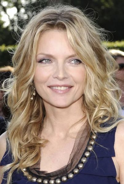 Michelle Pfeiffer and David Kelly’s Heartwarming Love Story: From a Blind Date to Parenthood