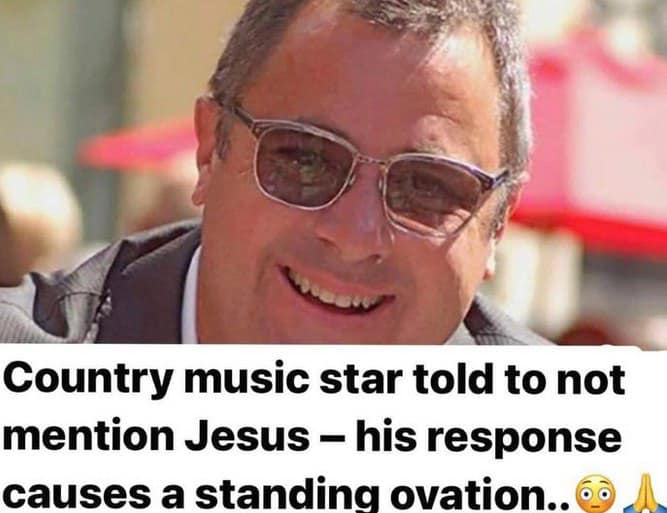 Country music star is told not to mention Jesus—His response is met with a standing ovation