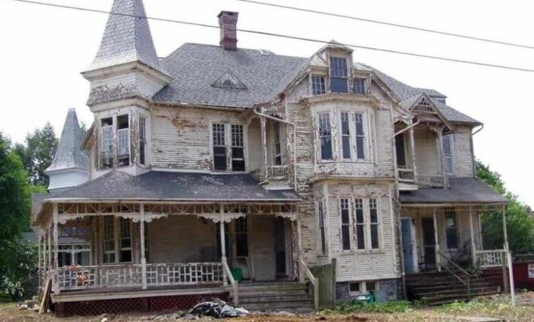 This House Looked Like It Was About to Fall Apart Until This Man Stepped In