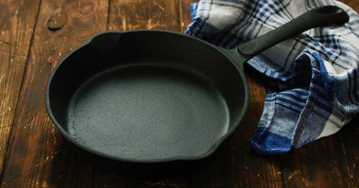 5 Foods You Should Avoid Cooking in Cast Iron Pans