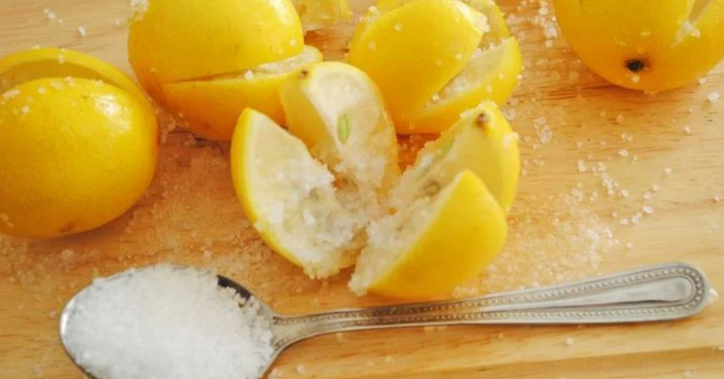 Cut a Lemon into 4 Slices with Salt and Place Them in Your Room: This Simple Trick Can Change Your Life