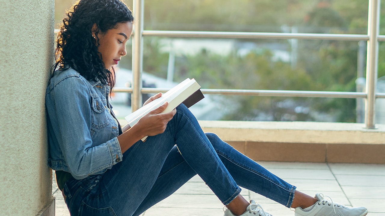 Elite colleges shocked to discover students ‘don’t know how’ to read books: ‘My jaw dropped’